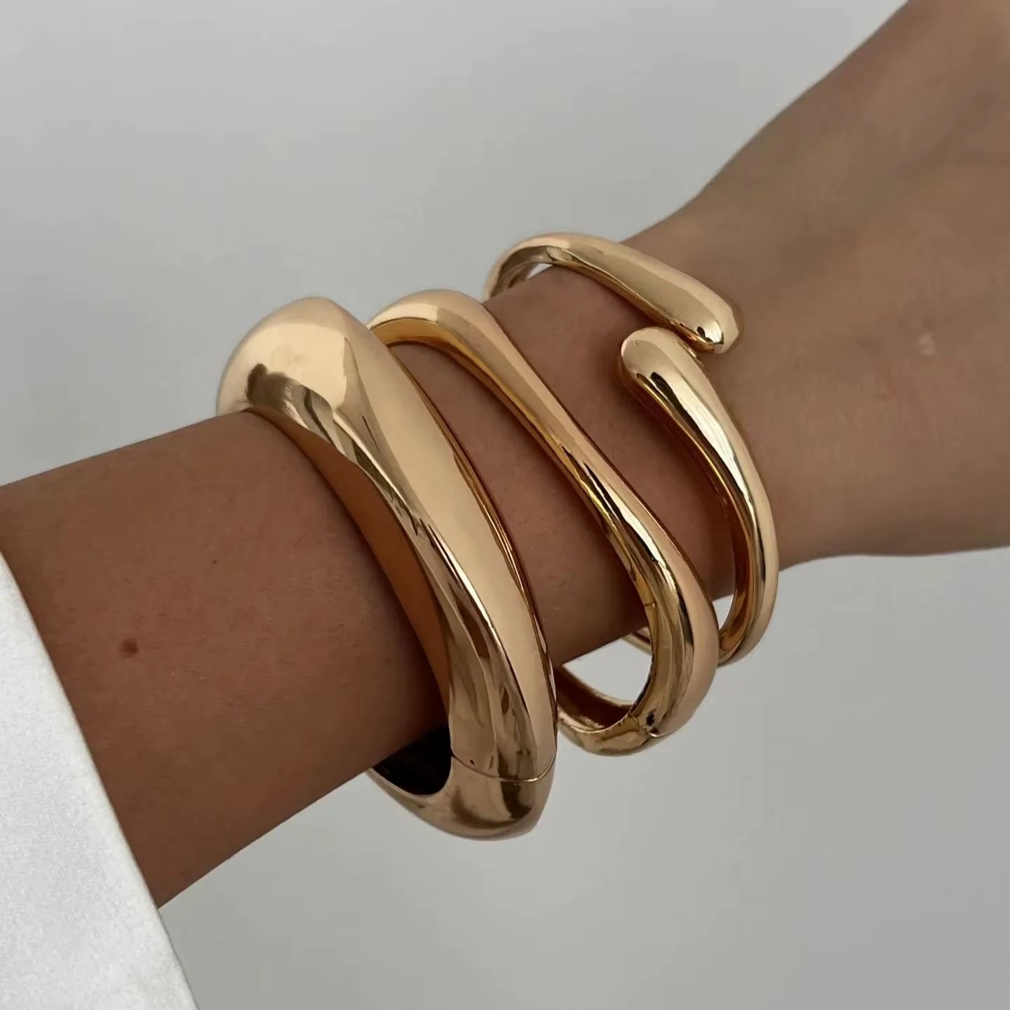 Vintage Vibe Cuff Bangles – Bold Geometry Meets Urban Gold & Silver Shine